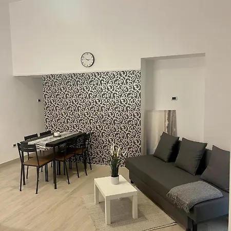 Apartment House Toledo Neapel